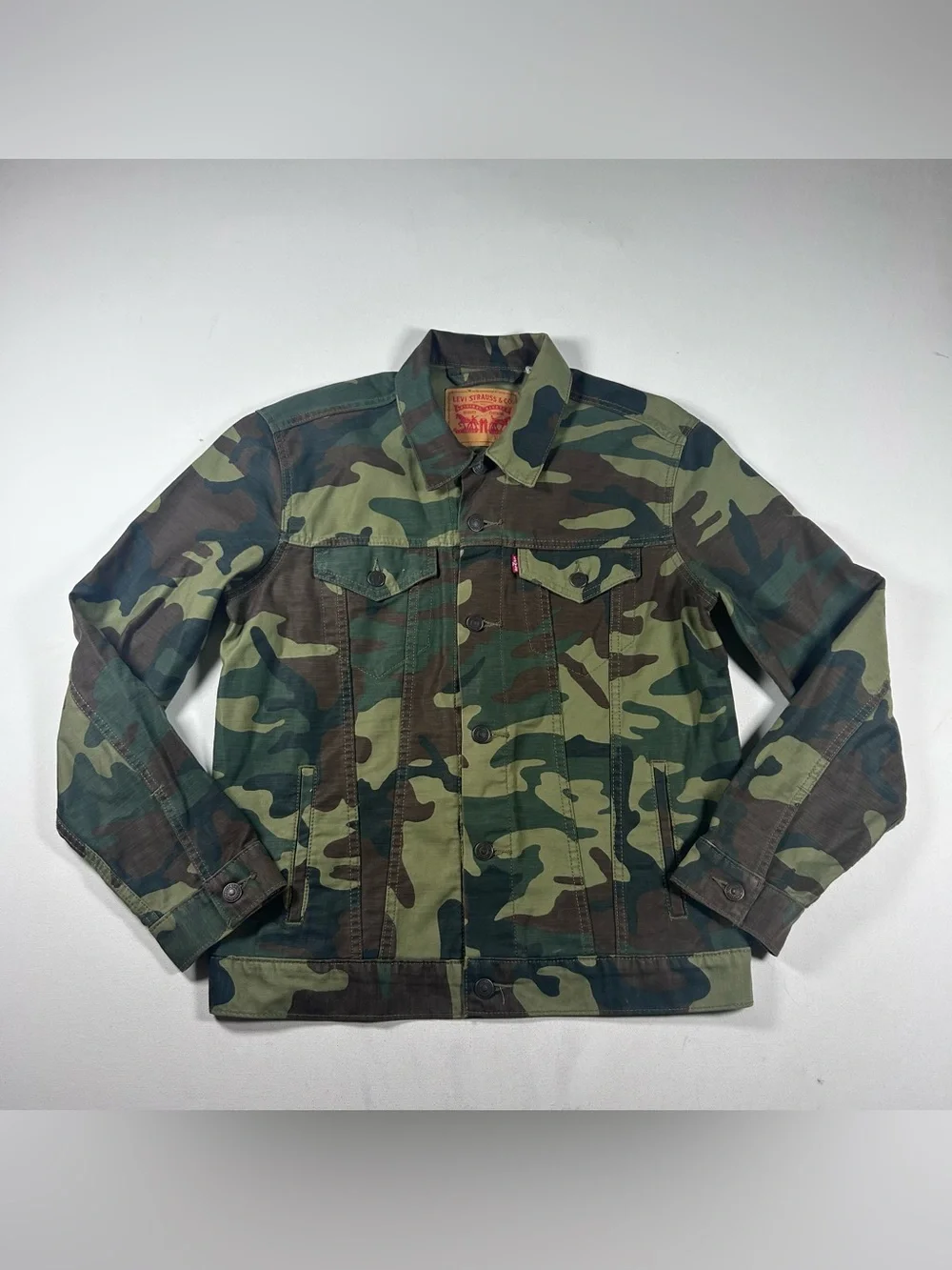 Levi's Trucker Jacket Men's Medium Woodland Camo Denim Cotton Premium RARE